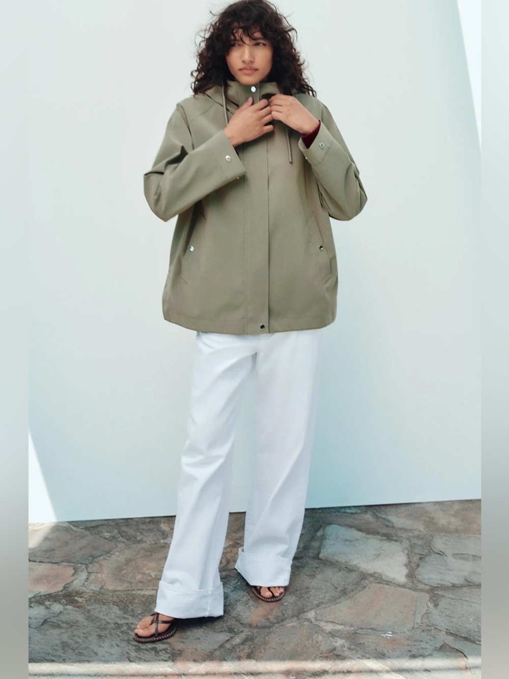Women's Lightweight Hooded Rain Jacket in Olive